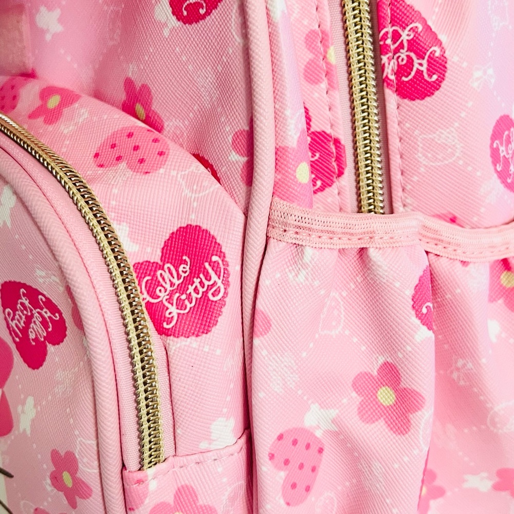 Hello Kitty - Picture 5 of 13